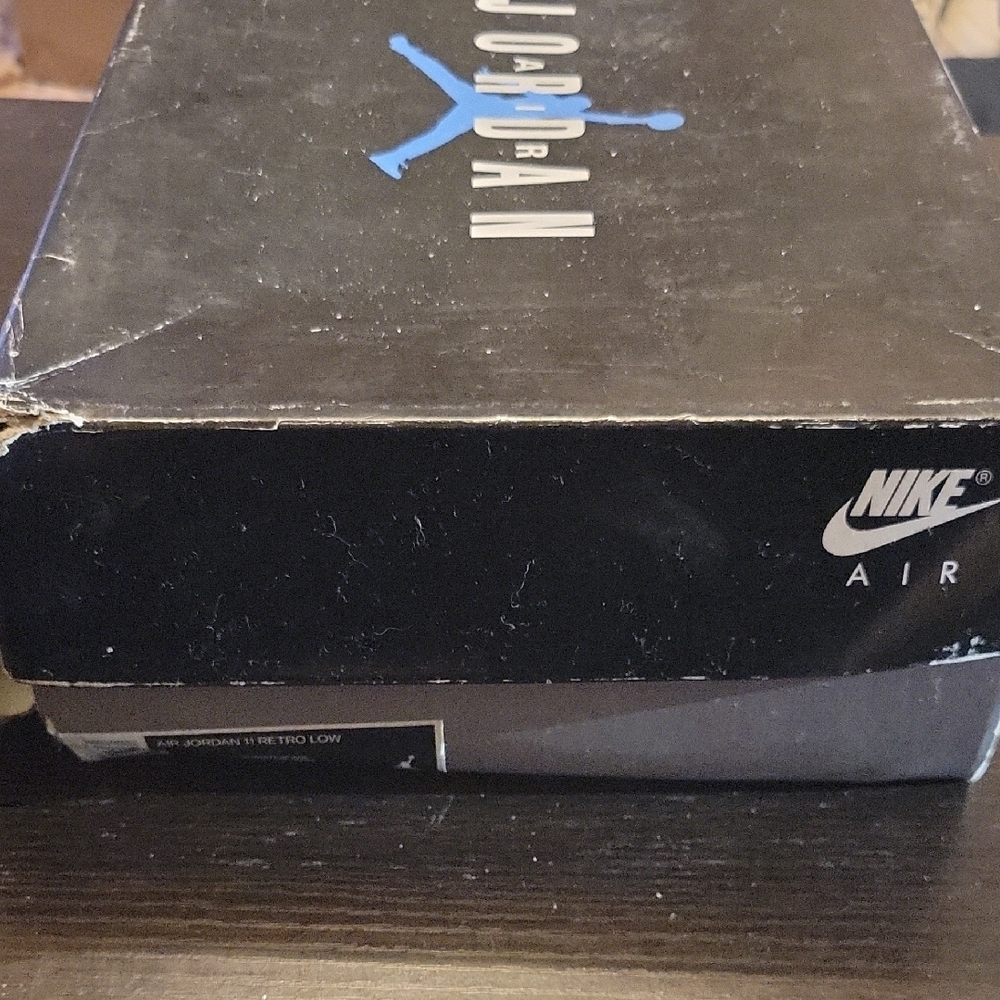Jordan 11 Retro Low "Legend Blue" (2021) Mens 8 Womens 9.5 EUC W/OG BOX - Picture 10 of 10